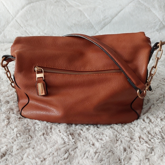 GUC UrbanExpressions Maisy Messenger Tan Vegan Lthr Flap Shoulder/Crossbody Bag - Picture 2 of 16
